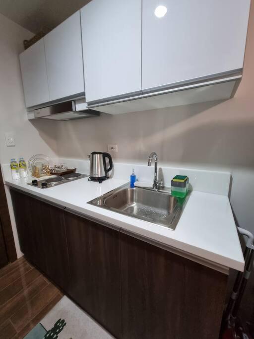 Great View 1 BR Condo in Makati near Trident Tower Manila Esterno foto